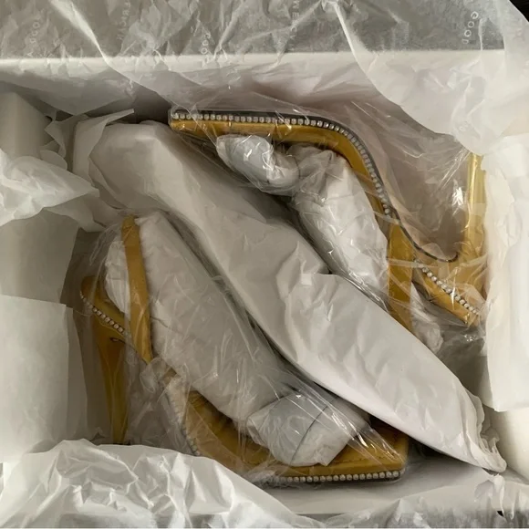 Good American Heels - Picture 6 of 8